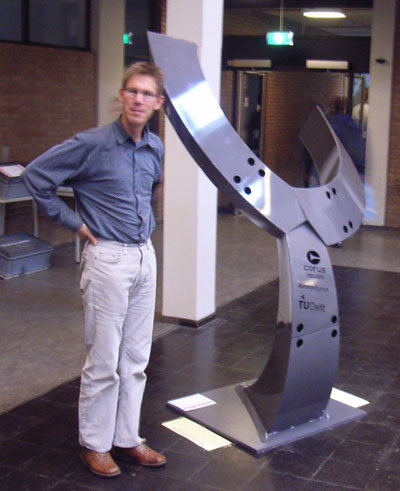 Martijn Veltkamp with a prototype of a Deltarib (picture Wim Poelman)
